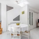 House Desy Tar