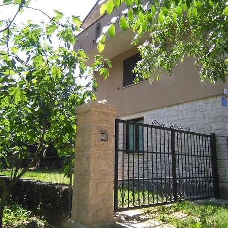 House Desy Tar Nyaraló Tar-Vabriga