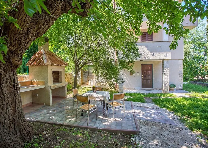 Nyaraló House Desy Tar *