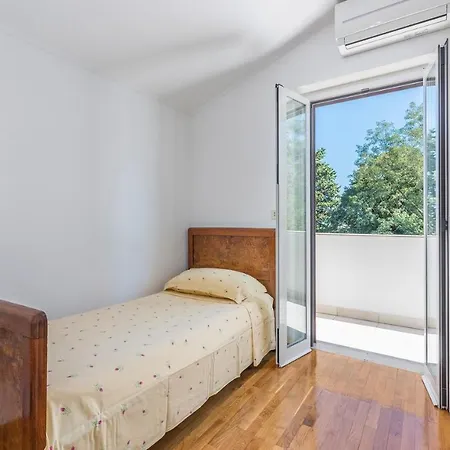 House Desy Tar * Tar-Vabriga