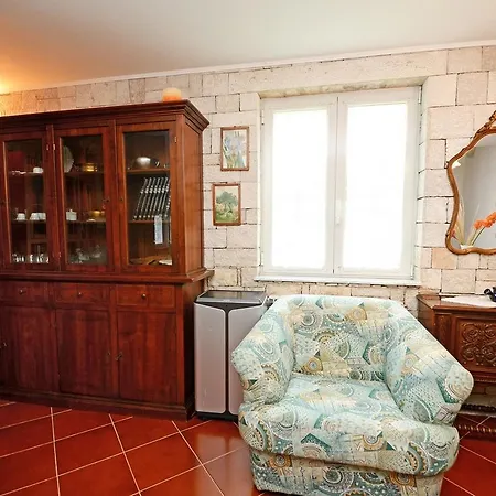 House Desy Tar * Tar-Vabriga