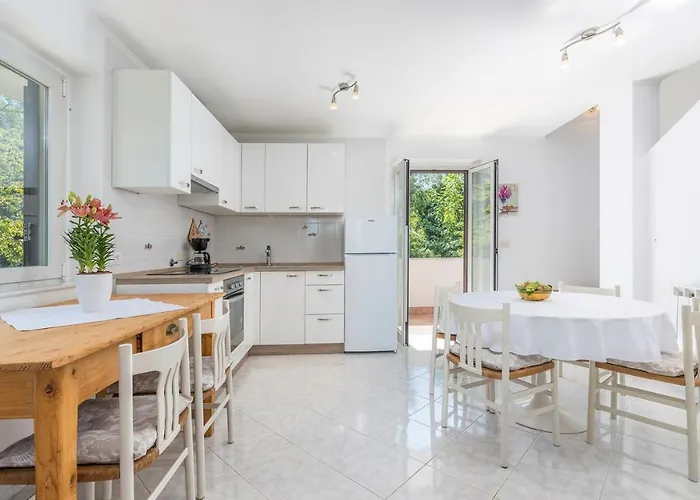 House Desy Tar * Tar-Vabriga